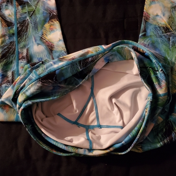 Constantly varied gear peacocks capris large - Picture 2 of 2